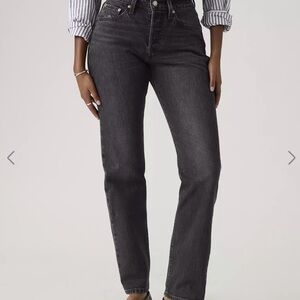 Levi's Women's 501 curve Straight Leg Jeans  Black Wash